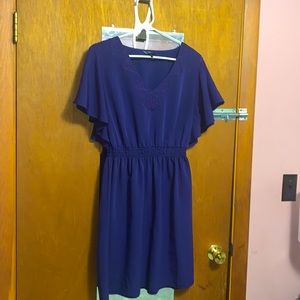 Daisy Fuentes flutter sleeve dress